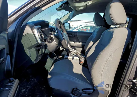 2018 Toyota Tacoma Access Cab z USA, uszkodzony, nr VIN 5TFSX5EN1JX059525